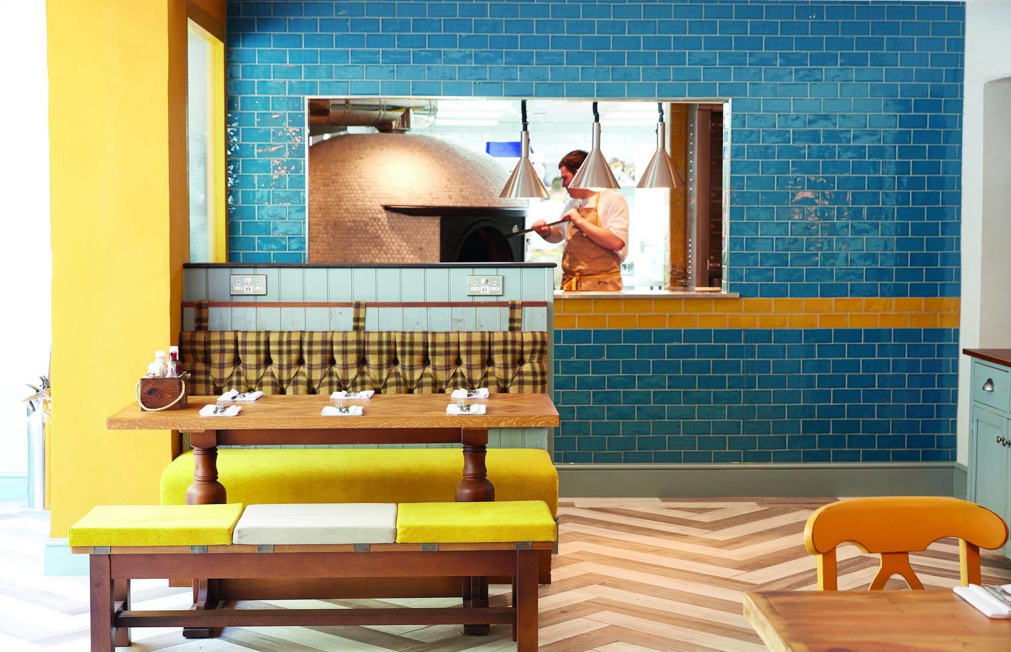 Lodge At Solent Fareham Bagian luar foto